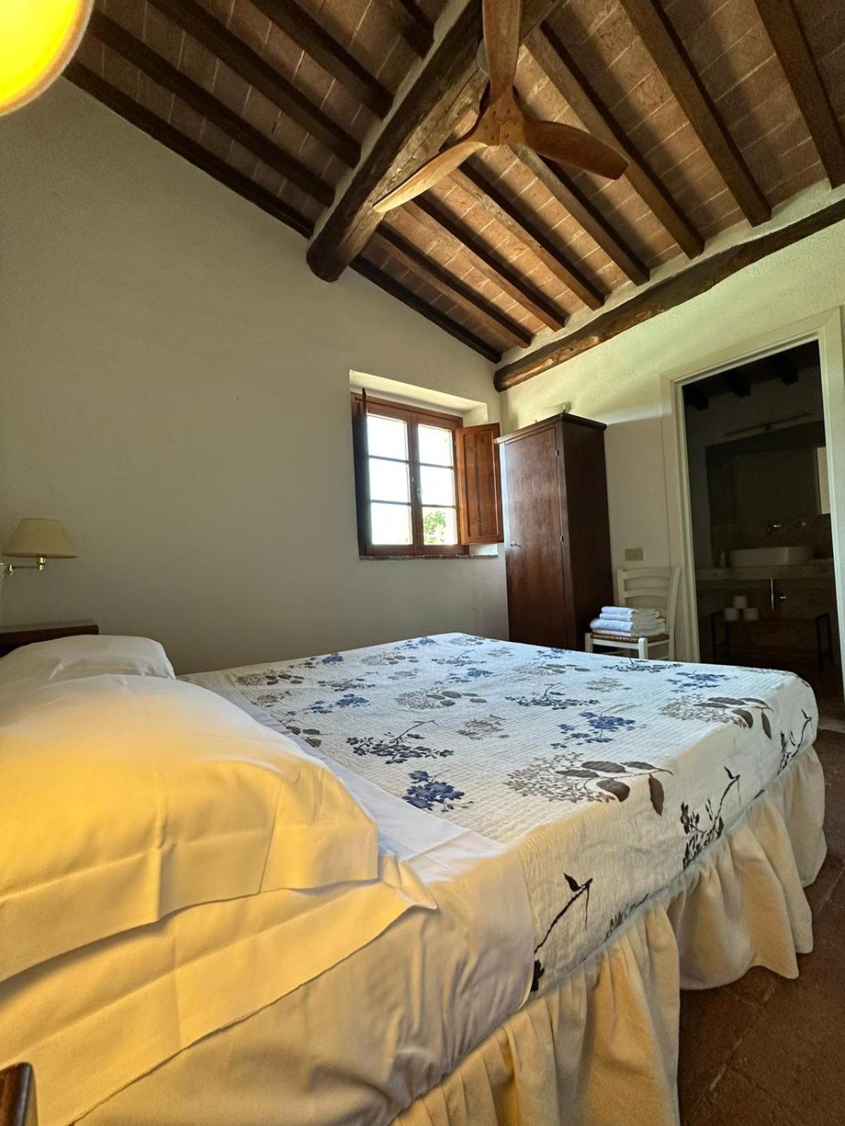 Agriturismo La Peschiera Casole d'Elsa Exterior photo
