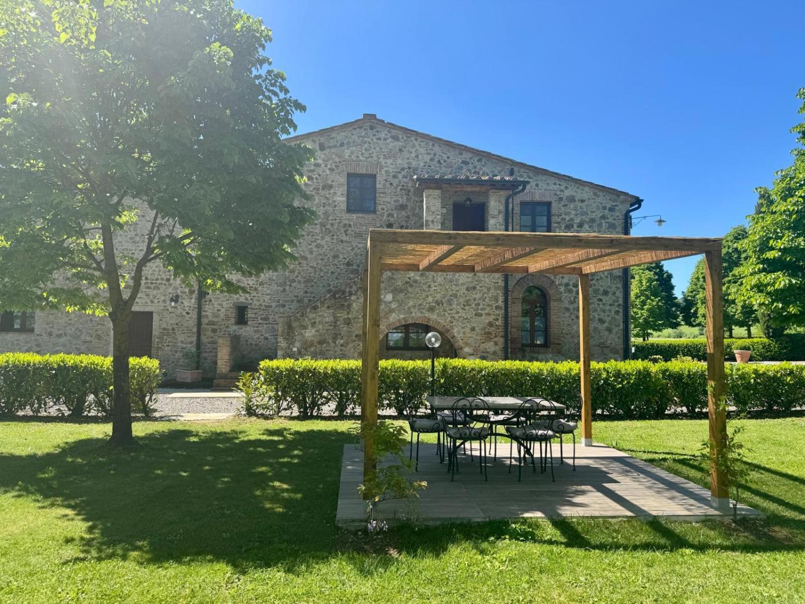 Agriturismo La Peschiera Casole d'Elsa Exterior photo